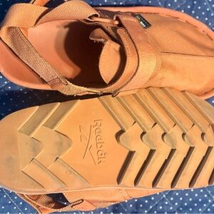 Reebok clogs. *MAKE AN OFFER. MUST SELL!!*